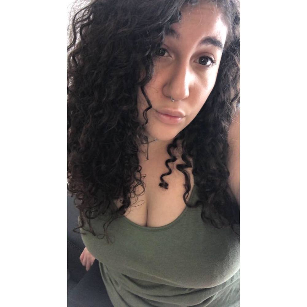 Meet your Posher, Alexis